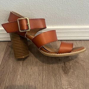 Old Navy Heels - size 6